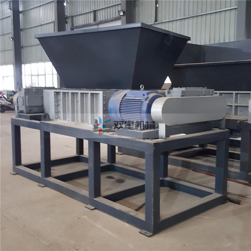 金屬撕碎機(jī)設(shè)備廠家該如何選擇，質(zhì)量價格售后一個不能少