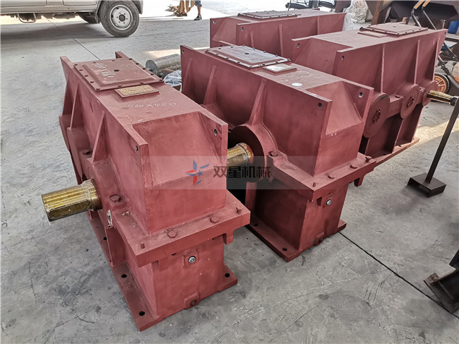 金屬撕碎機(jī)減速機(jī)采用什么類型，什么型號？