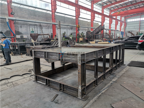 <a href='http://xlfefi.cn/psxl/4.html' target='_blank'><span>廢鋼破碎機(jī)</span></a>設(shè)備客戶現(xiàn)場(chǎng)考察