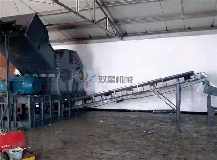 斷橋鋁破碎機(jī)上?？蛻衄F(xiàn)場(chǎng)