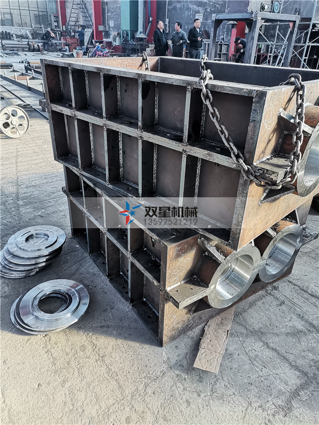 <a href='http://xlfefi.cn/ssxl/10.html' target='_blank'><span>金屬撕碎機</span></a>撕碎箱體實拍