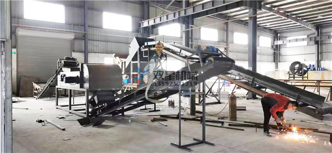 <a href='http://xlfefi.cn/feilv/1660.html' target='_blank'><span>斷橋鋁破碎機</span></a>生產(chǎn)線