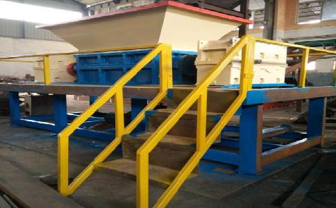 為什么建議你選擇<a href='http://xlfefi.cn/ssxl/10.html' target='_blank'><span>金屬撕碎機</span></a>